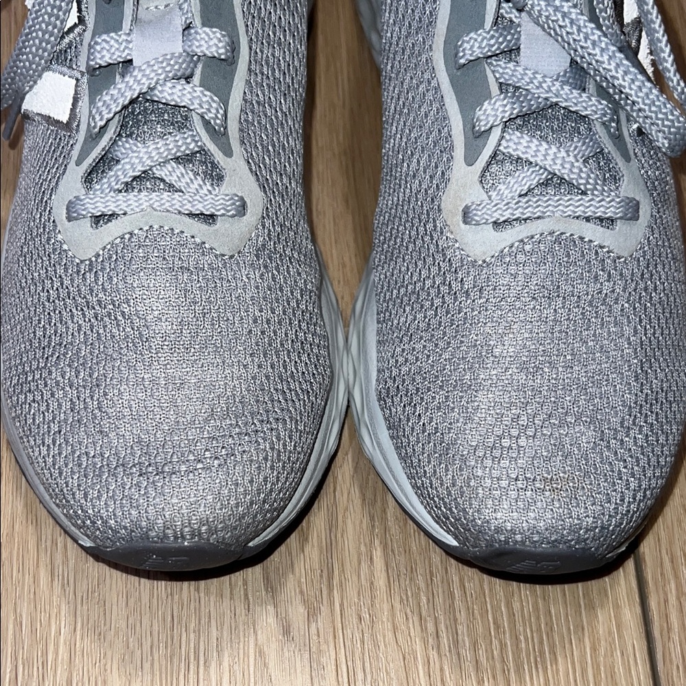 New Balance Arishi V4 Light Gray Athletic Sneakers - Picture 13 of 15